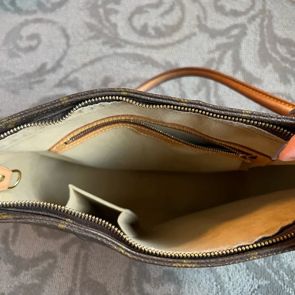 Louis Vuitton Vintage Bag - excellent condition!! - Picture 7 of 8